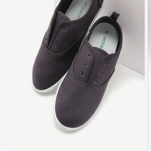 NWT! WOMENS CASUAL CANVAS LACE UP SHOES SNEAKERS NAVY BLUE SIZE 10